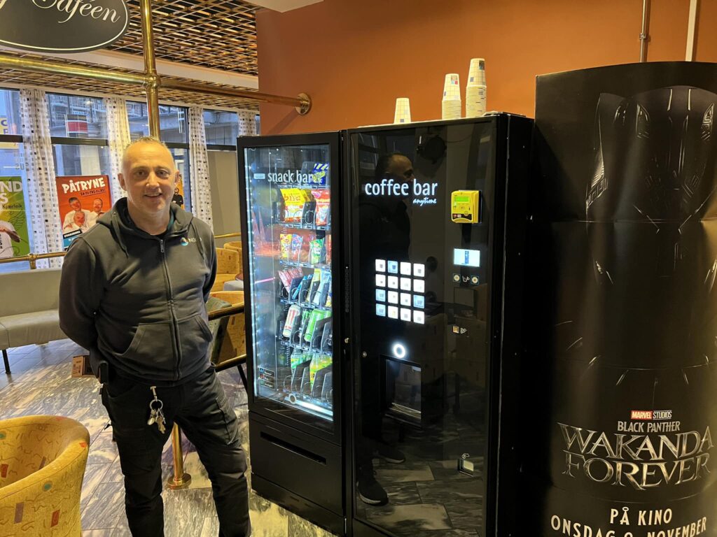 Leveranse Rhevendor Luce Zero kaffe- food & snacks automat til Hurtigrutens Hus, Stokmarknes